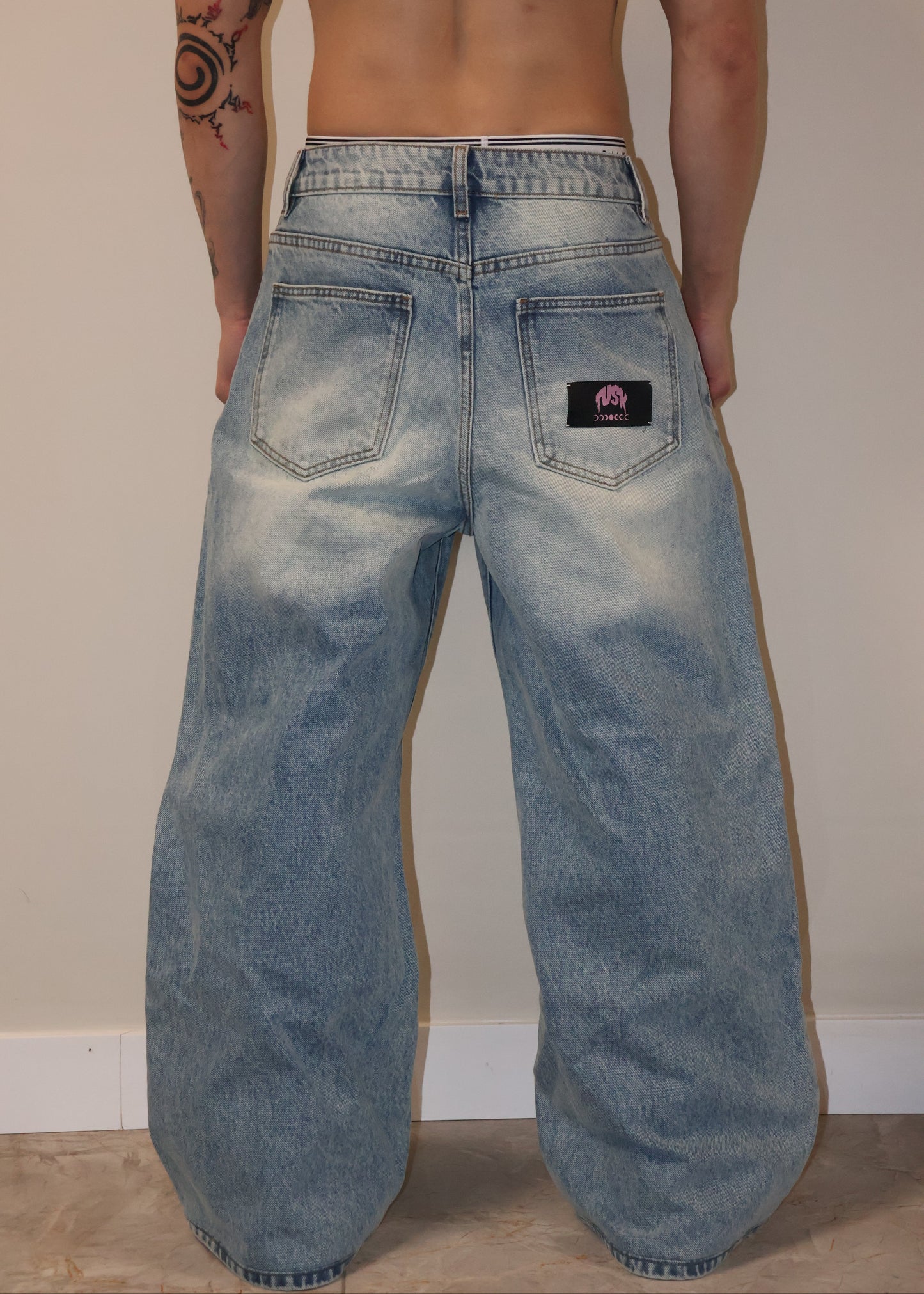 STANDARD ISSUE JEANS